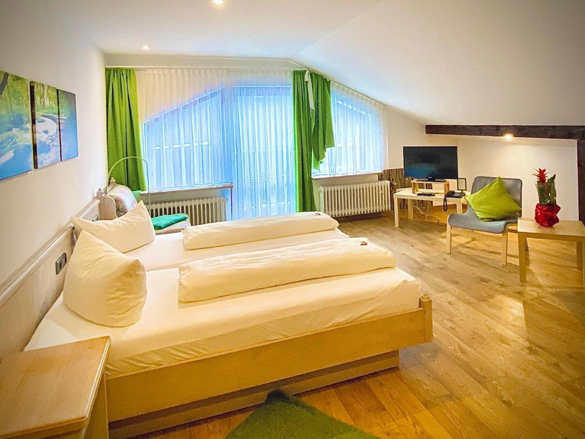 Apartment mit Balkon