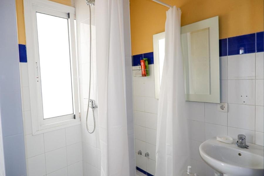Posto Letto in Dormitorio Misto con 8 Letti