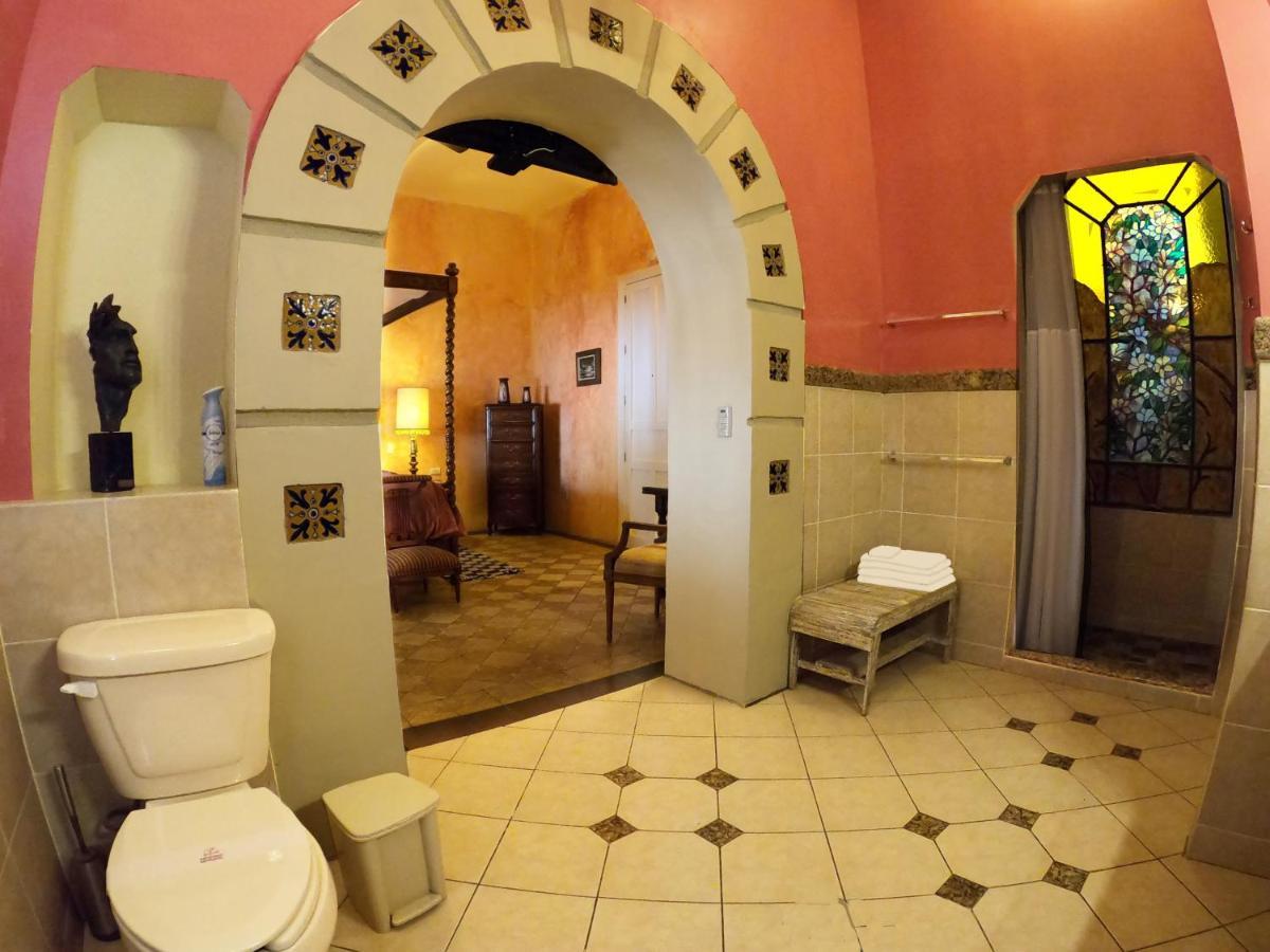 Grand Queen Room