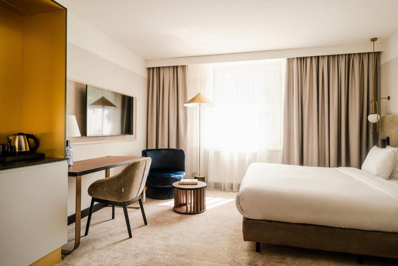 Standard Queen Room