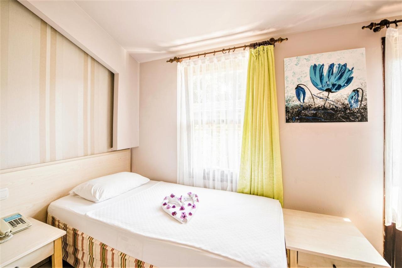 Standard Single Room,1209832837:JPEG