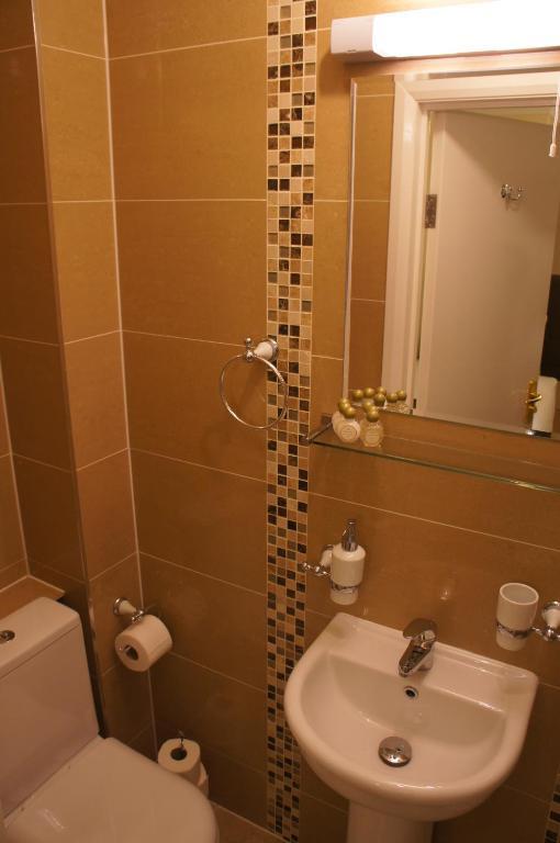 Single Room Private Bathroom,11674371:JPEG