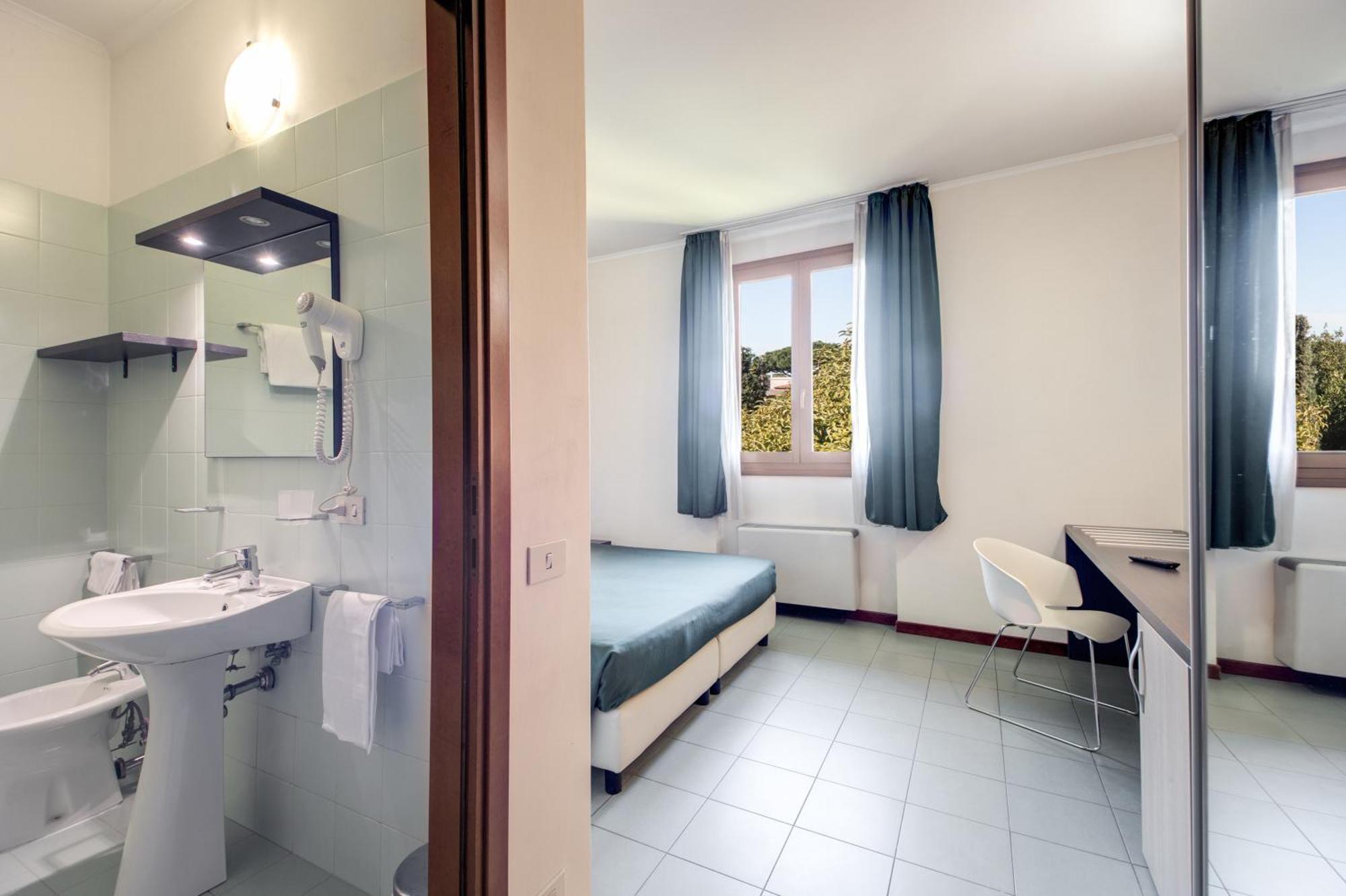 Double or Twin Room,1433315857:JPEG