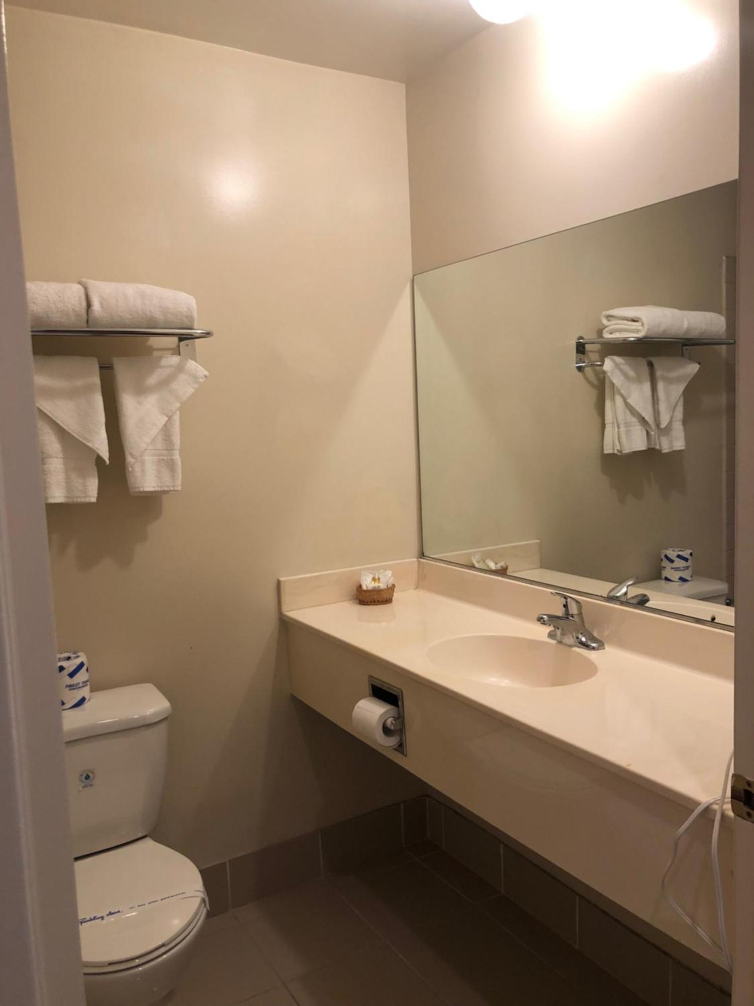 Deluxe Double Room (2 Adults + 1 Child)