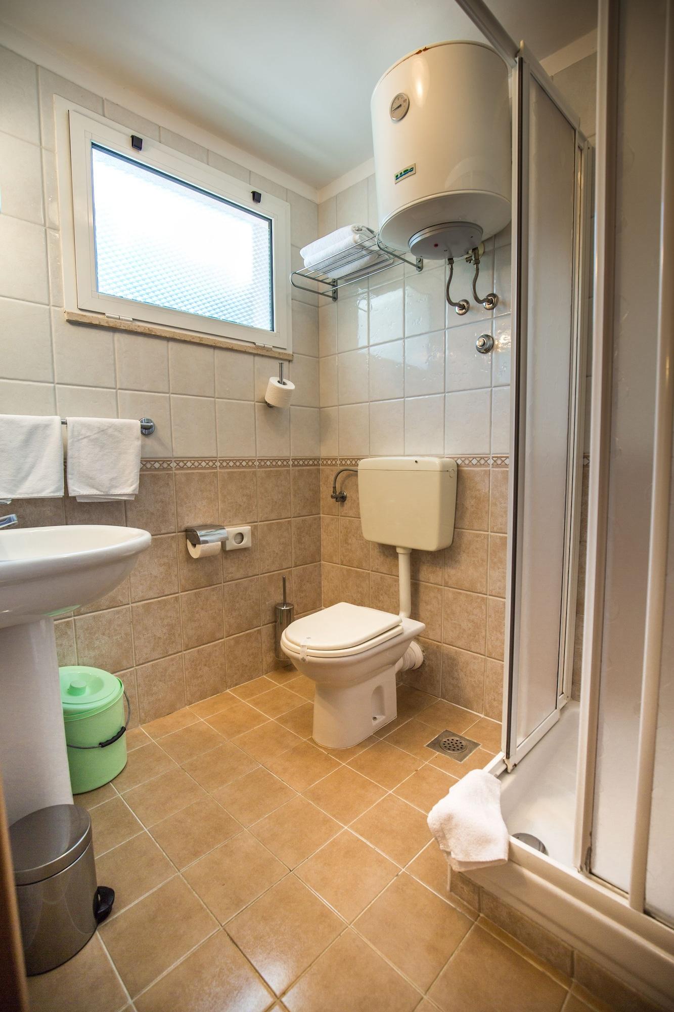 One-Bedroom Apartment with Balcony and Sea View (4 Adults)