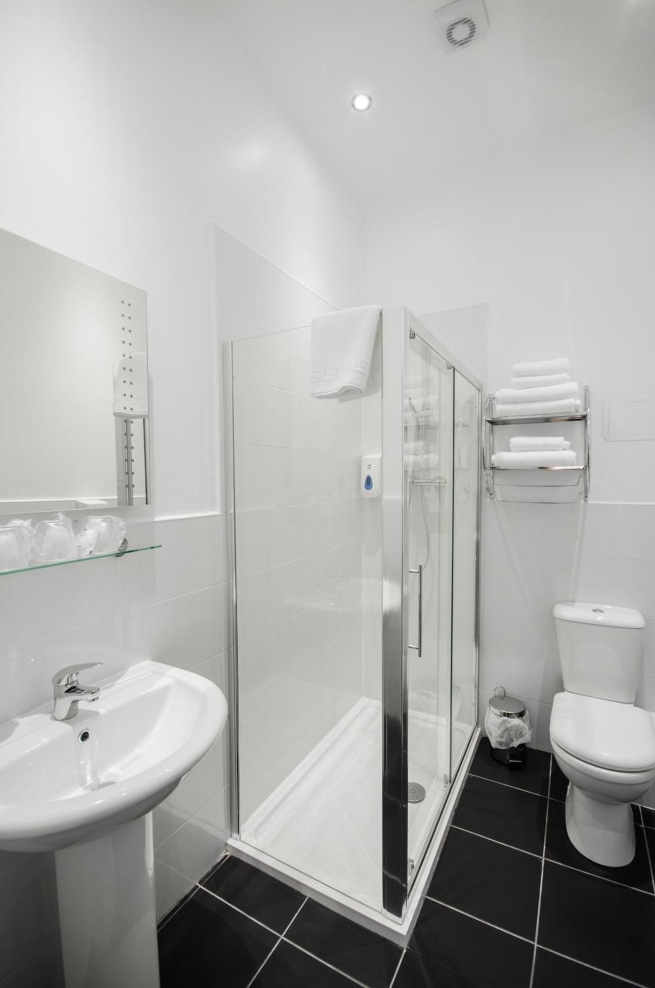 Single Room,111773132:JPEG