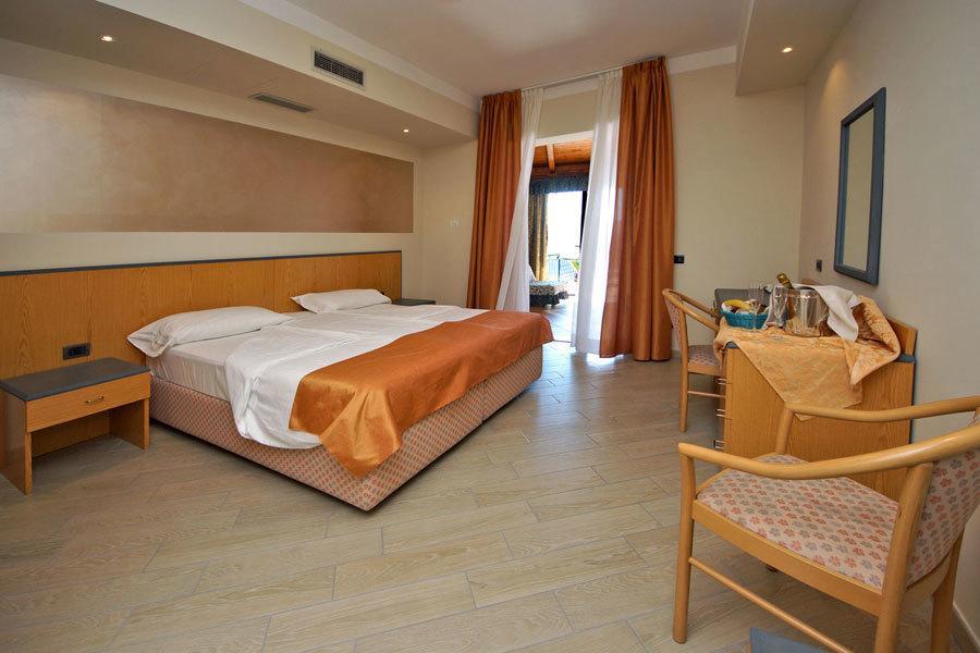 Suite with Lake View