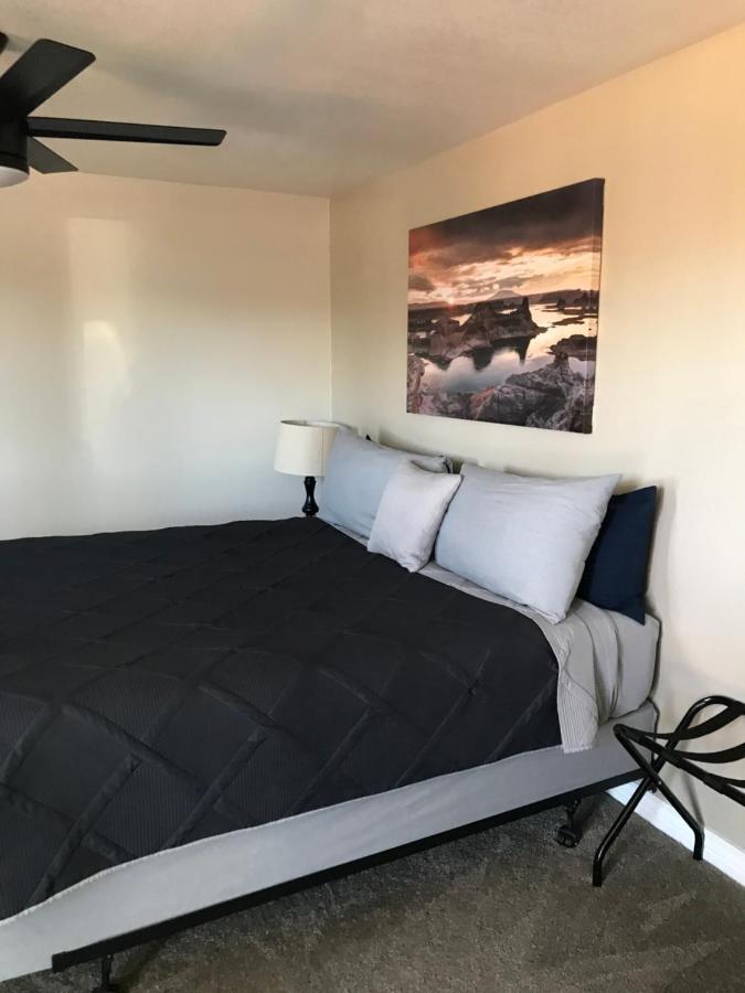 Studio Lit King-Size Deluxe