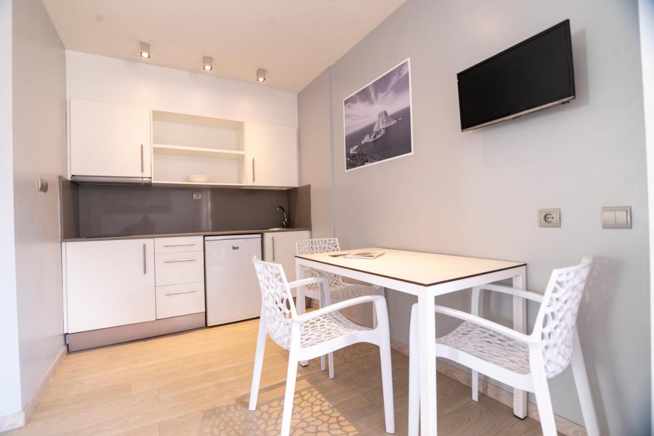 Chambre Triple - Vue sur la Piscine