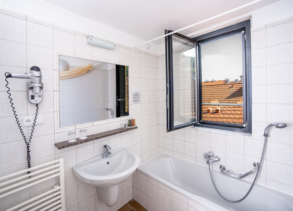 Chambre Double ou Lits Jumeaux