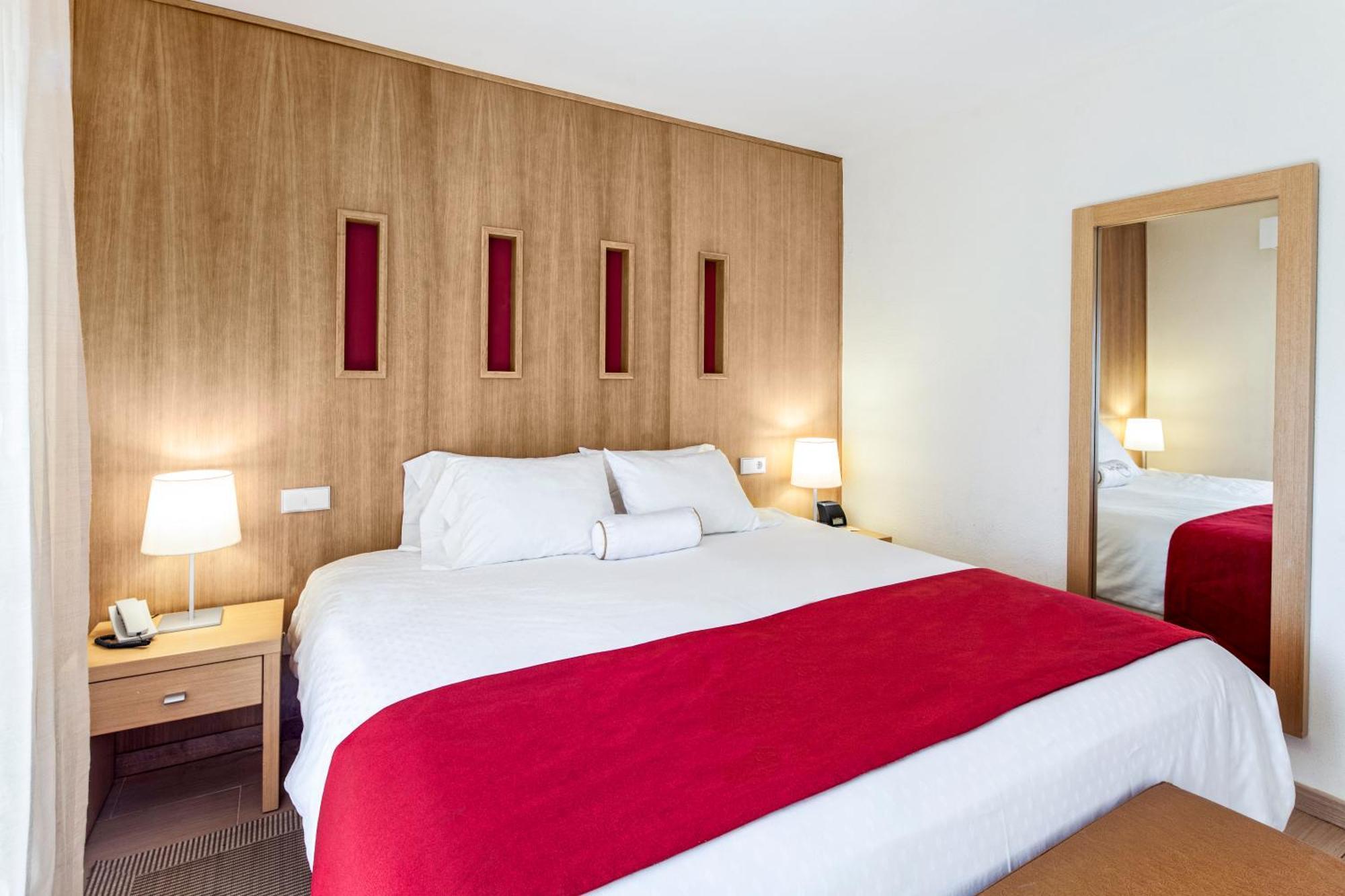 Three-Bedroom Apartment,1272316432:JPEG