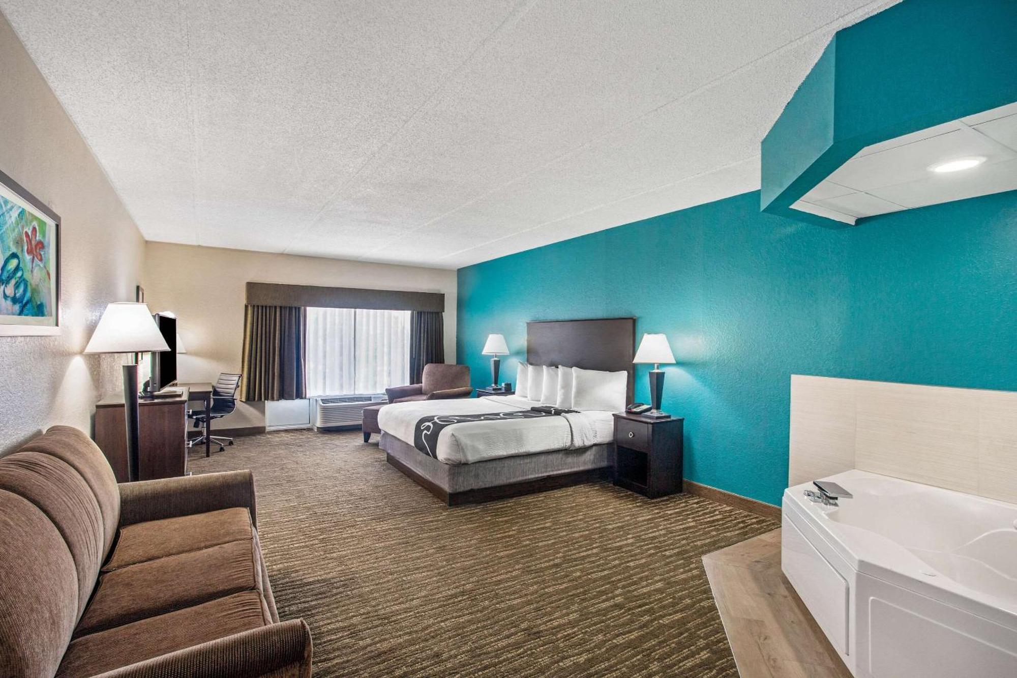 king bed + sleeper sofa + whirlpool