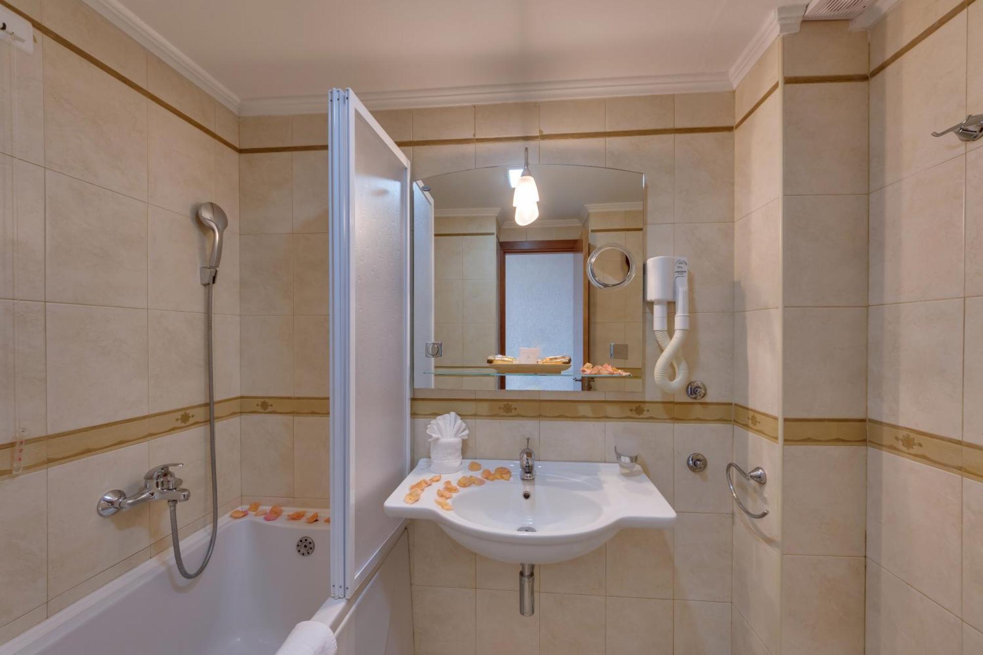 Double or Twin Room Balcony