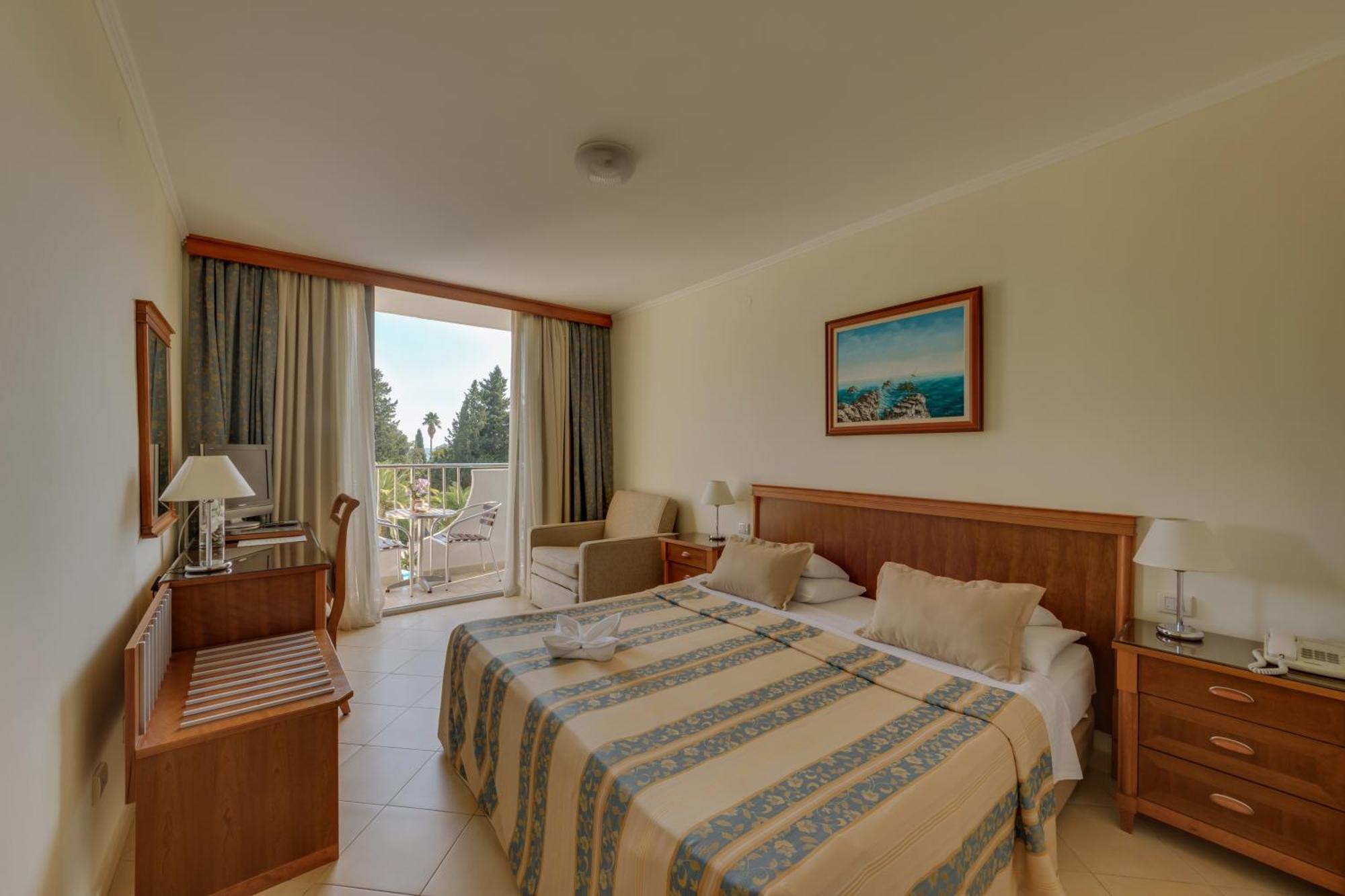 Double or Twin Room Balcony