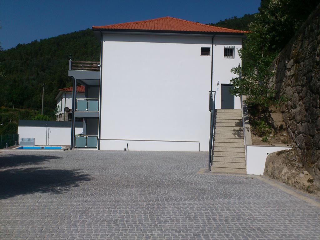 Studio mit Bergblick