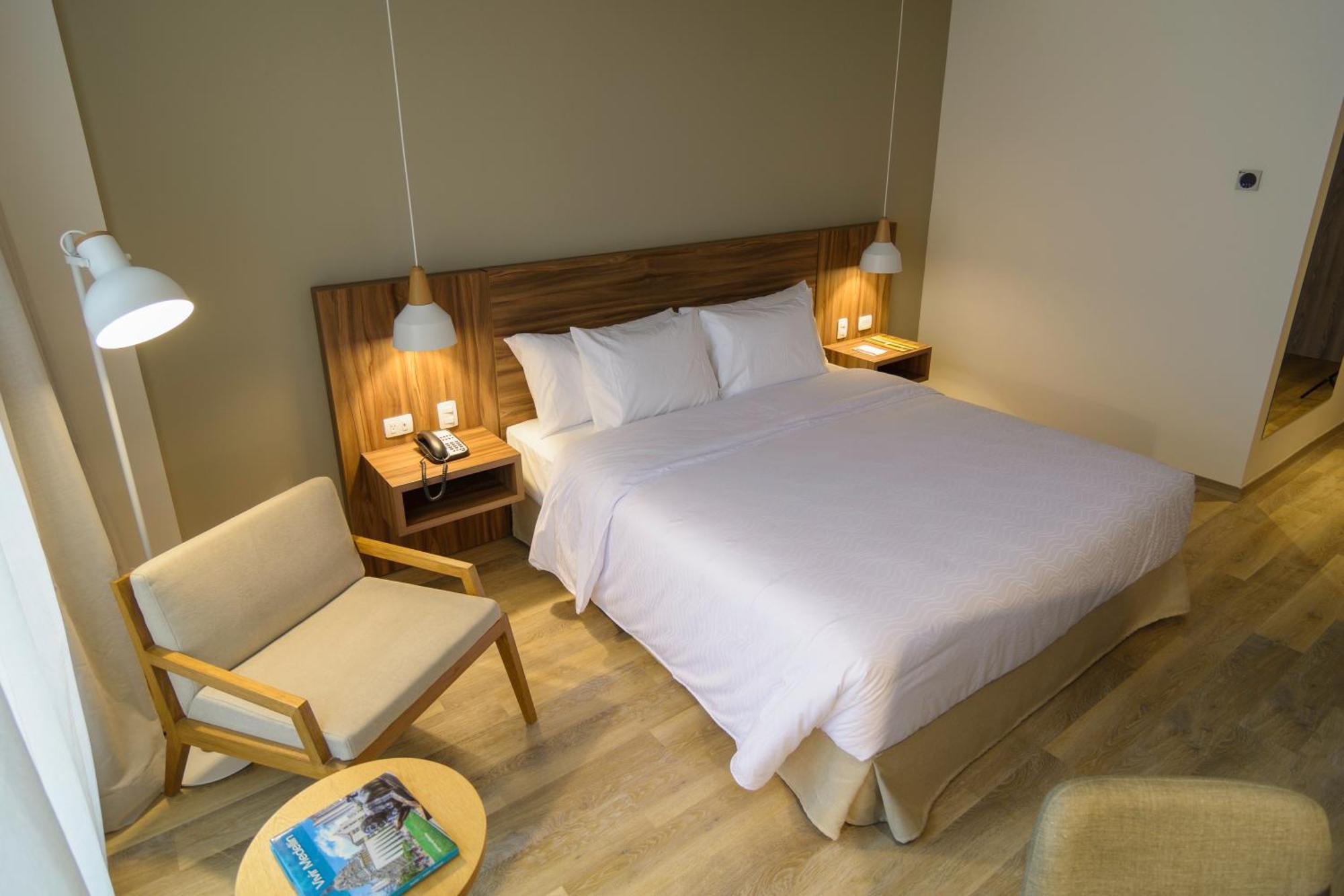 Standard King Room,926467456:JPEG