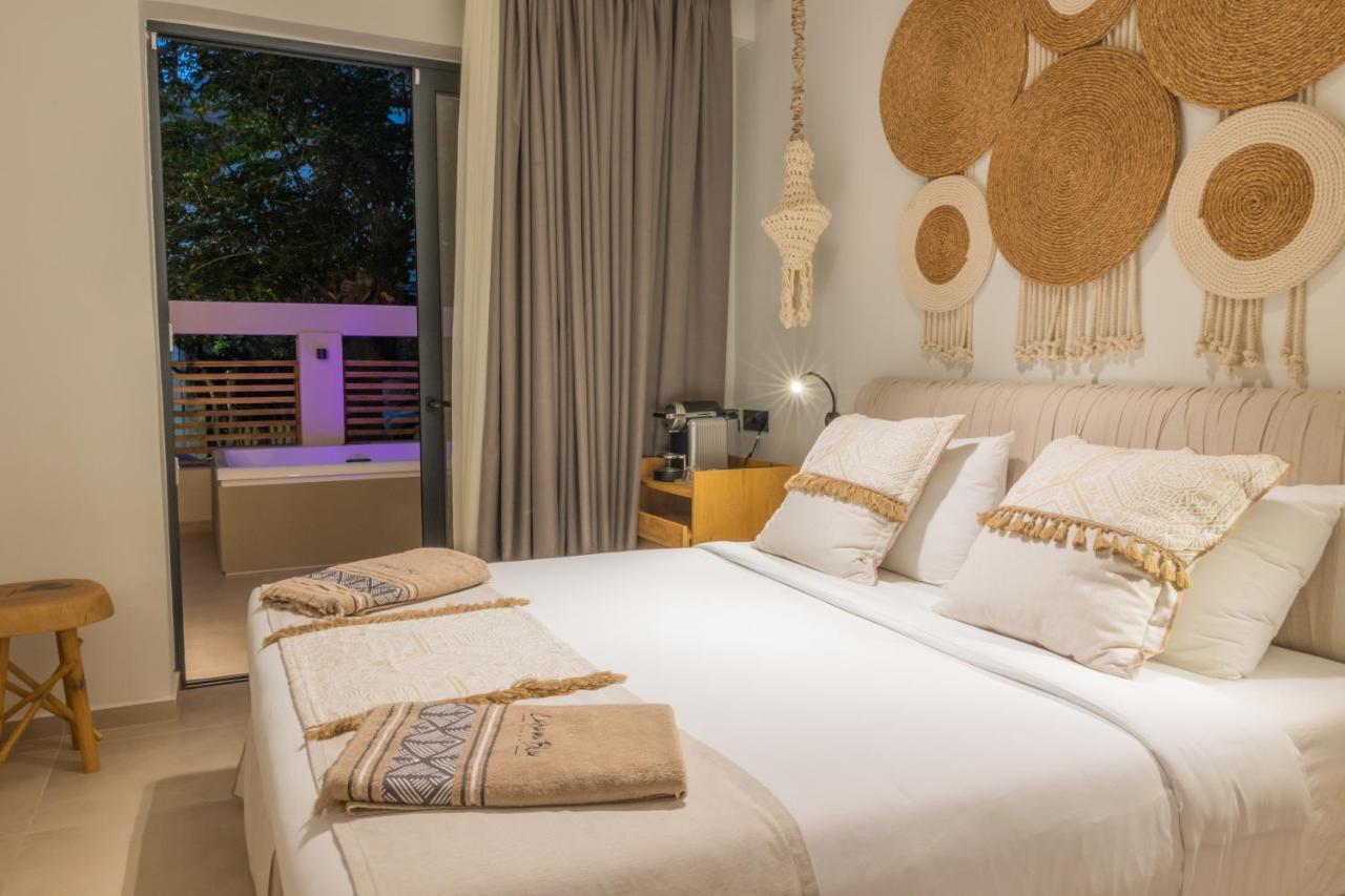 Deluxe Doppelzimmer mit Gartenblick und Whirlpool im Freien