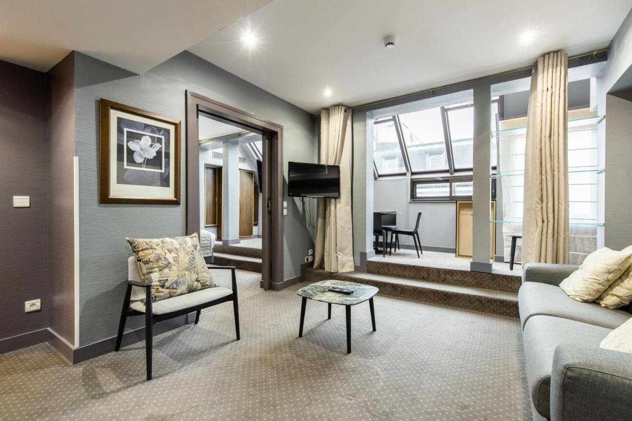 Executive Suite,1327864559:JPEG