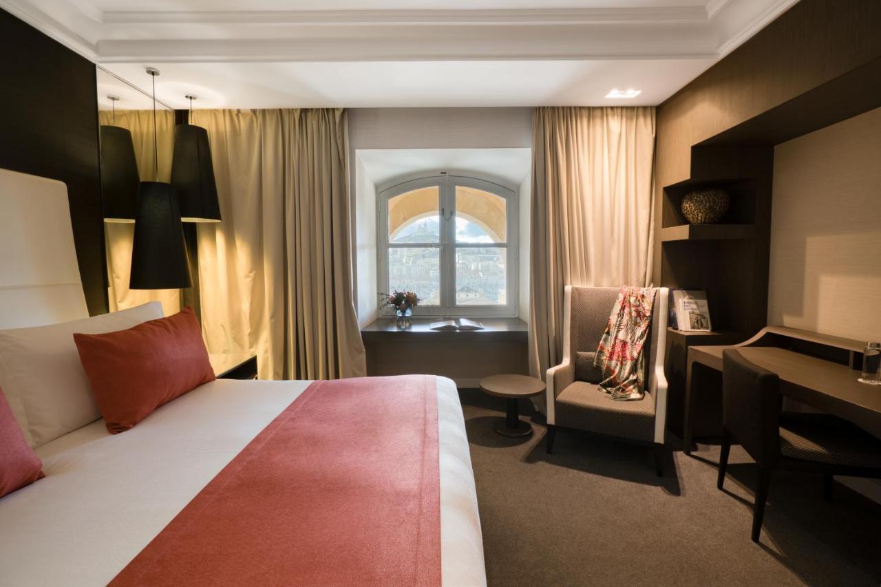 Classic King Room with Church View