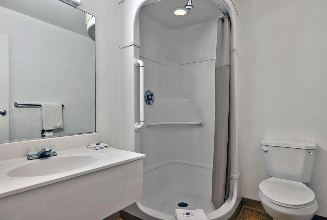 Deluxe Quadruple Room Non-Smoking