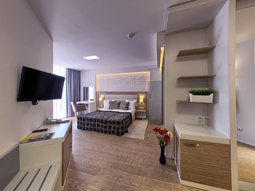 Habitación Familiar con balcón y vistas al mar