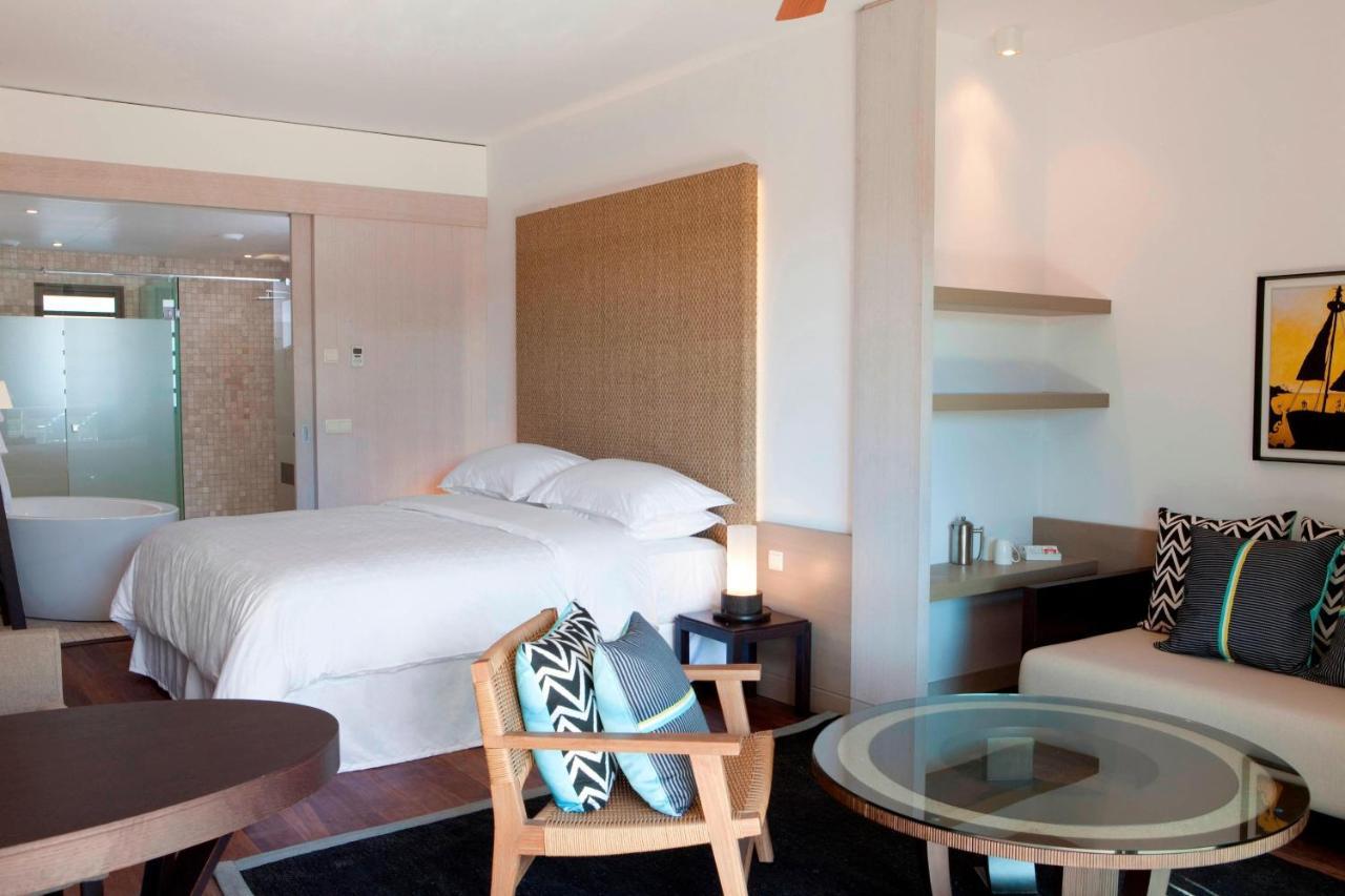 Larger Guest Room, 1 King, Sofa Bed, Garden View, Balcony,1162987551:JPEG