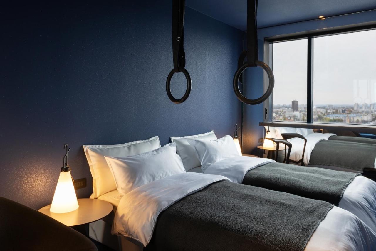 Hangout Edition Room
