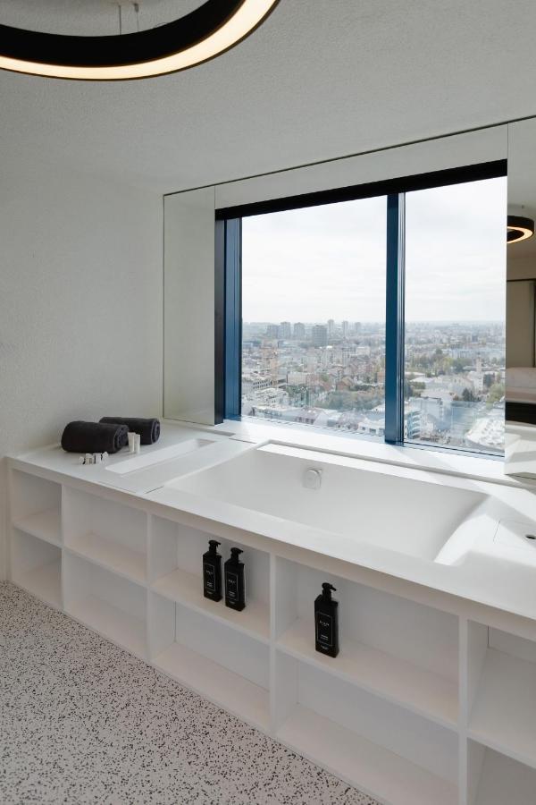 Zonar Spacebath Room