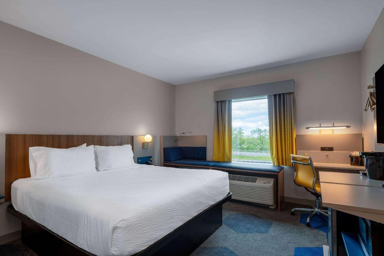 King Room - Hearing Impaired Access/Non-Smoking