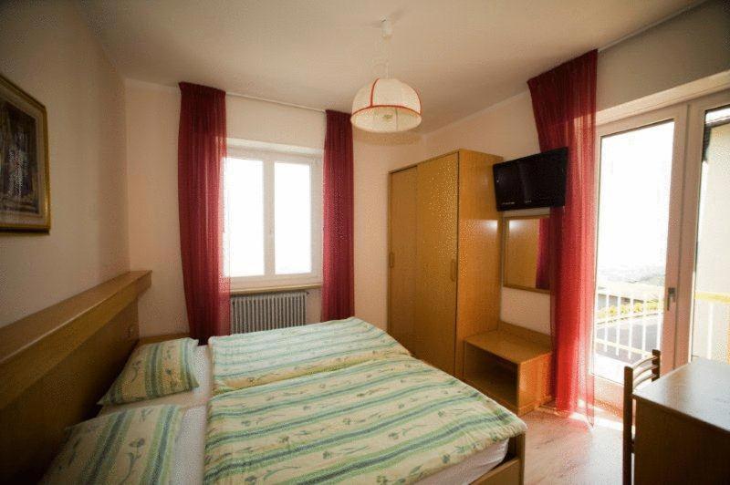 Doppel- oder Zweibettzimmer mit Balkon - Nebengebäude