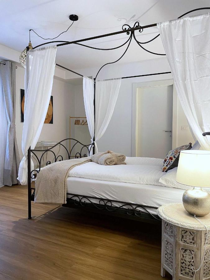 Double Room,1469344115:JPEG