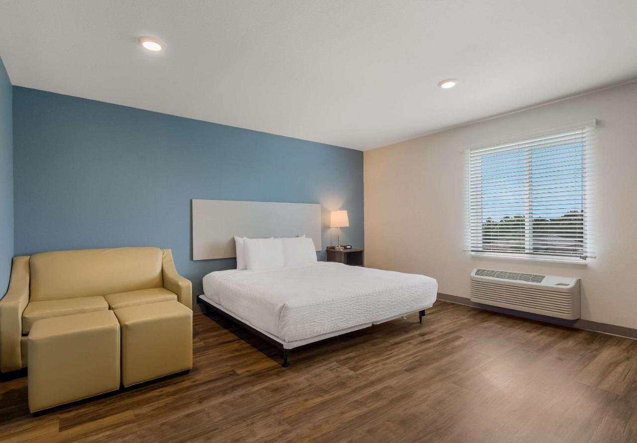 King Suite with Tub - Disability Access/Non Smoking
