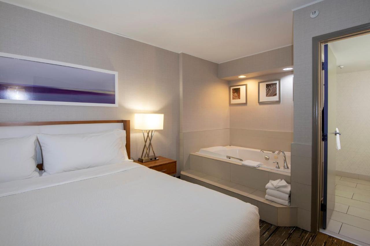 Suite mit Kingsize-Bett mit Whirlpool
