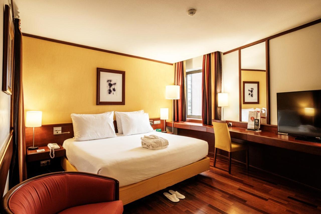 Suite King com 1 Quarto e Sofá-cama