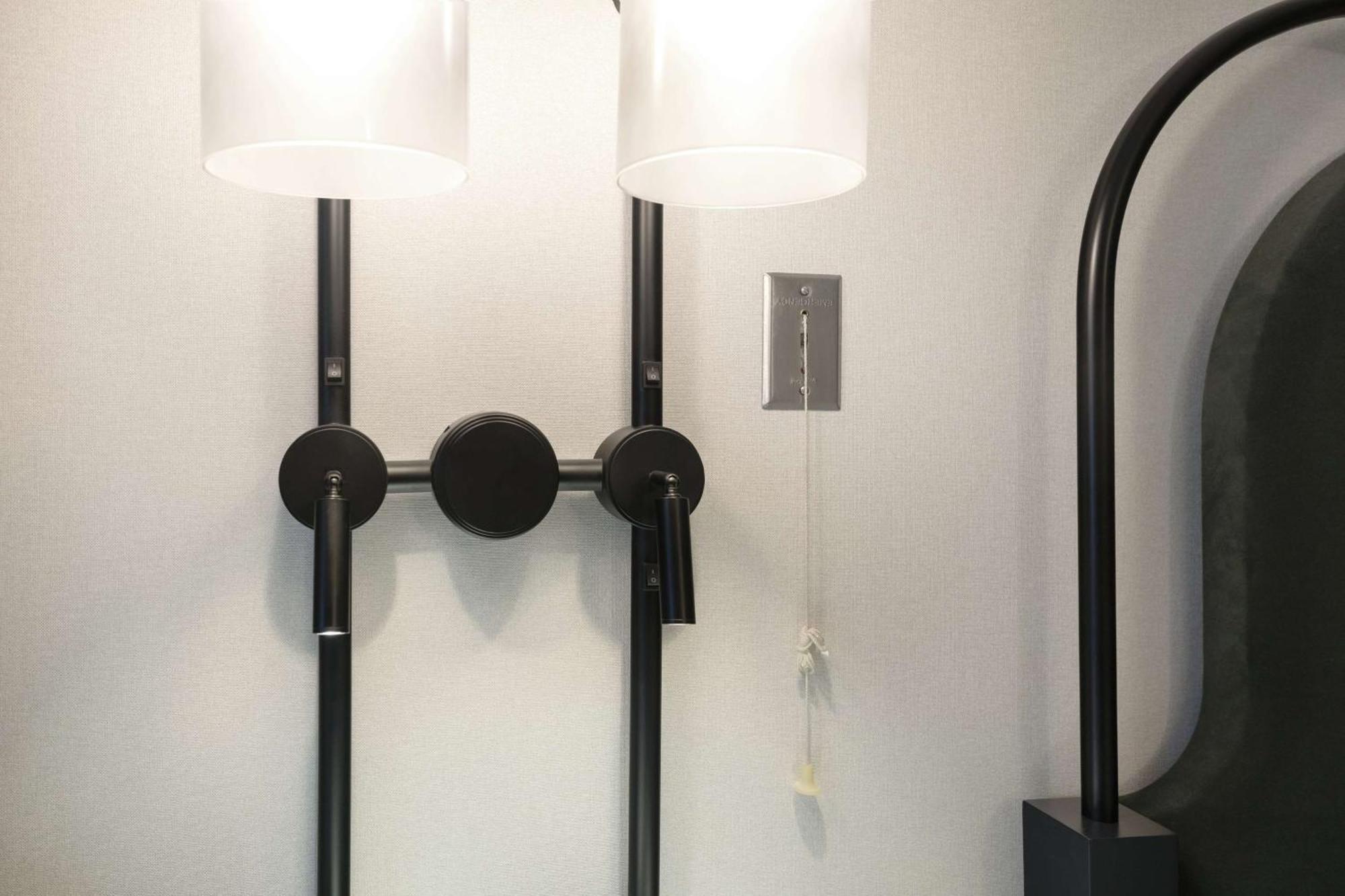 Deluxe Double Room with Two Double Beds and Bath Tub - Mobility/Hearing Accessible,1535238781:JPEG