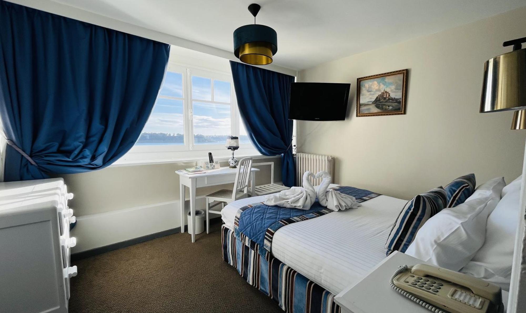 Double or Twin Room Sea View without Balcony