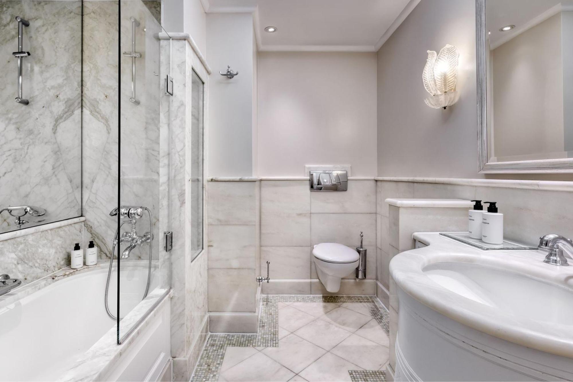 Quarto Clássico com 2 Camas Individuais e Vista Pátio