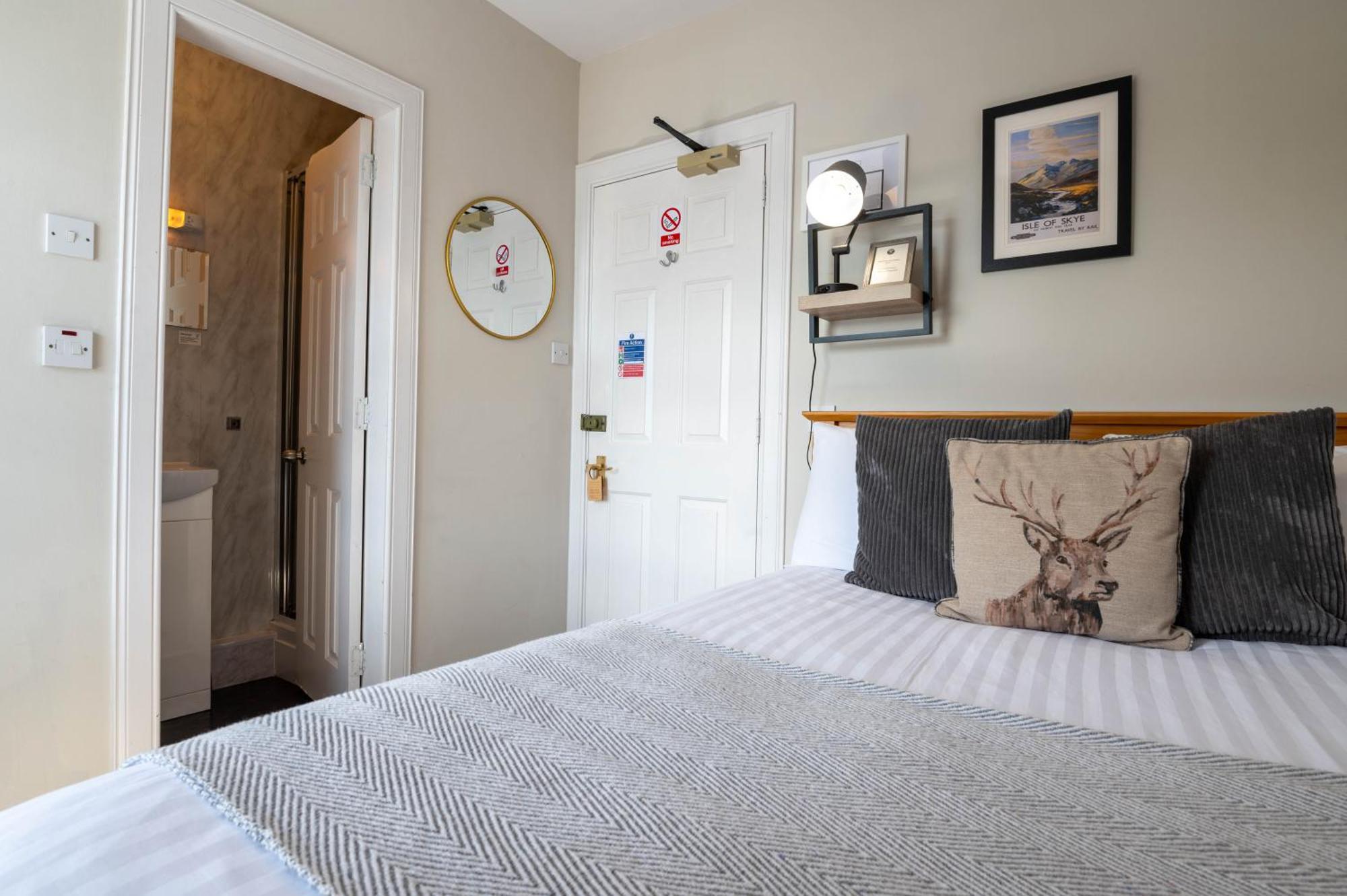 Standard Single Room with Sea View