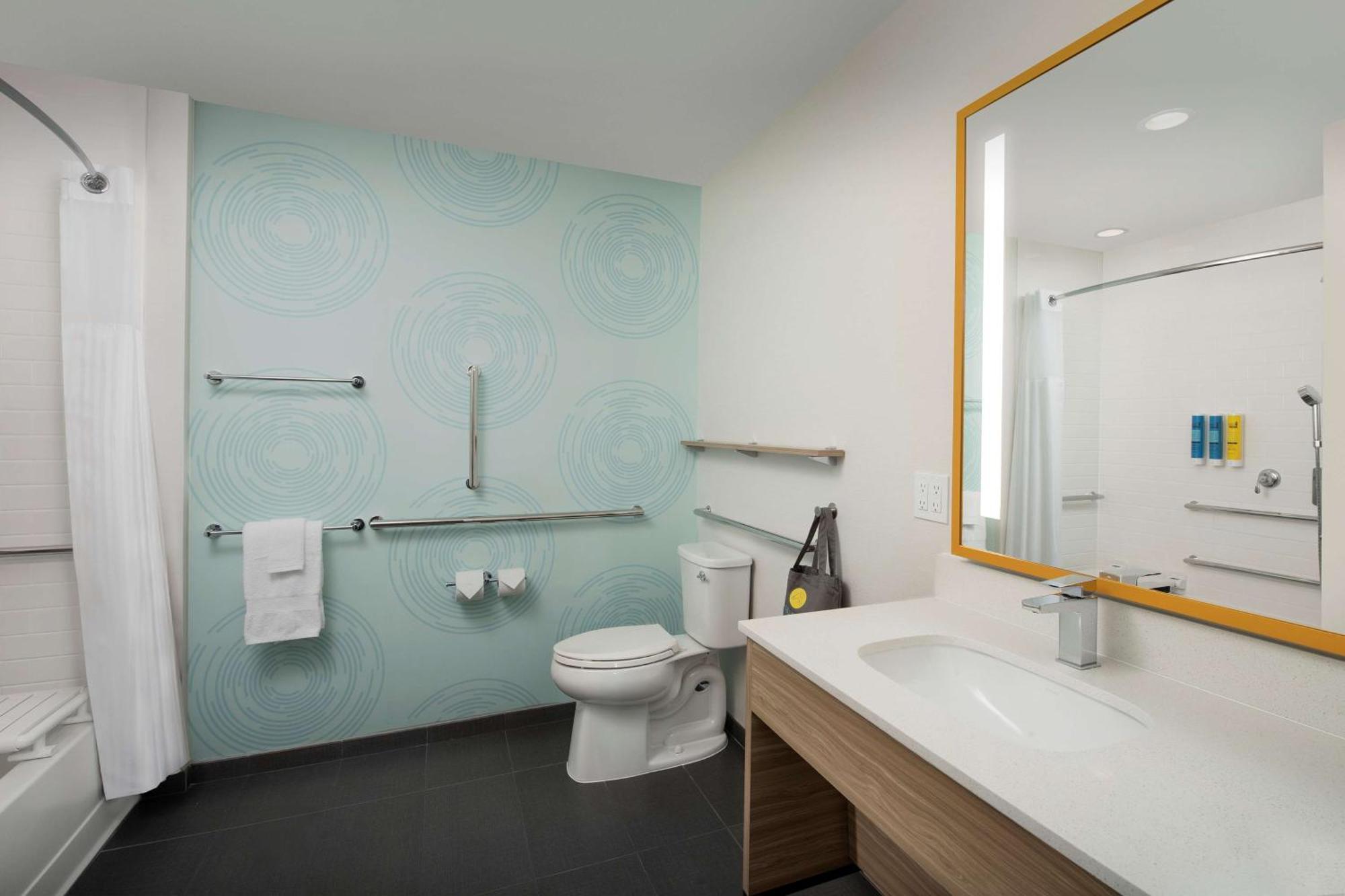 Habitación con bañera - 2 camas grandes - Adaptada para personas con discapacidad