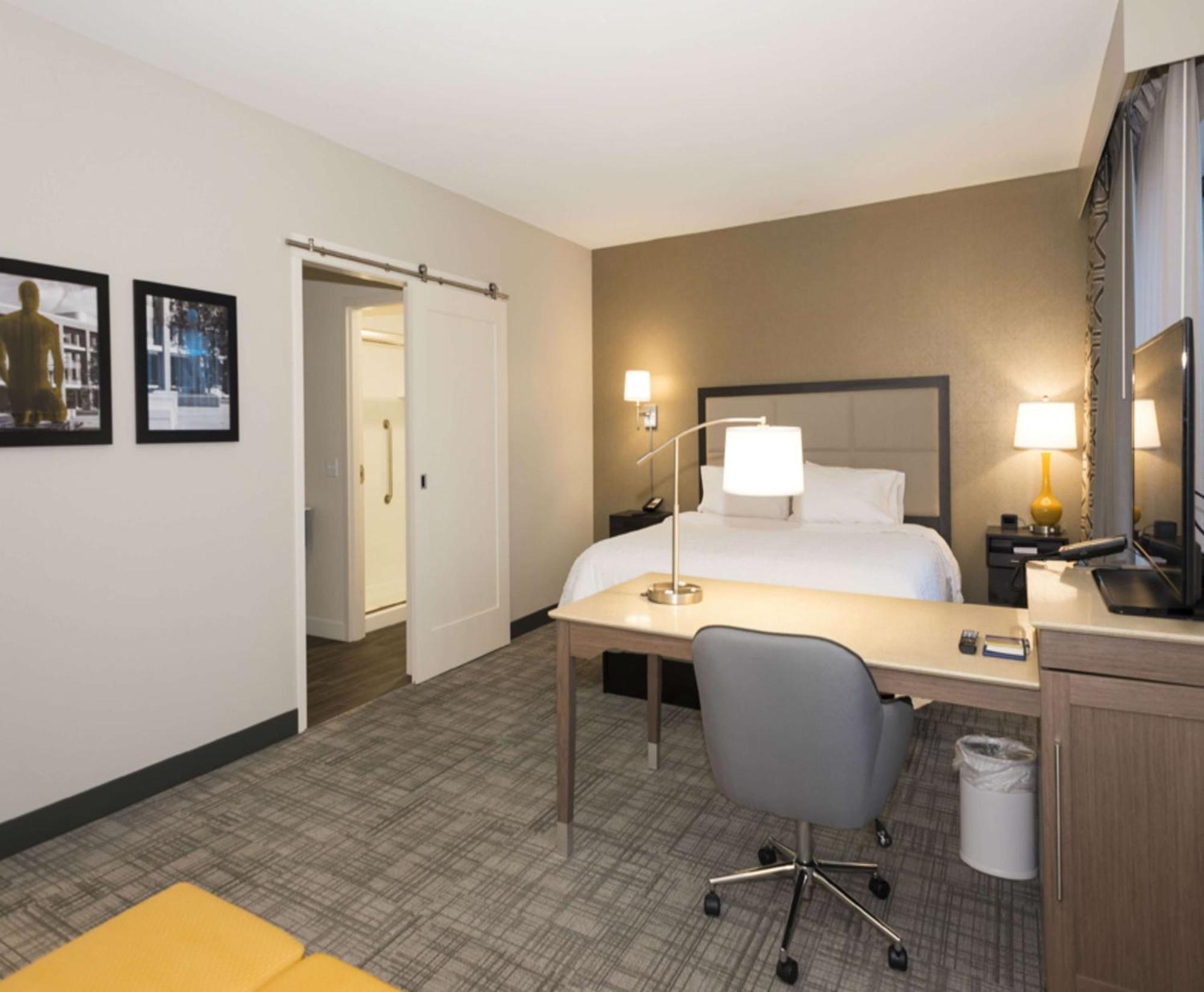 King Suite with One King Bed - Hearing Accessible