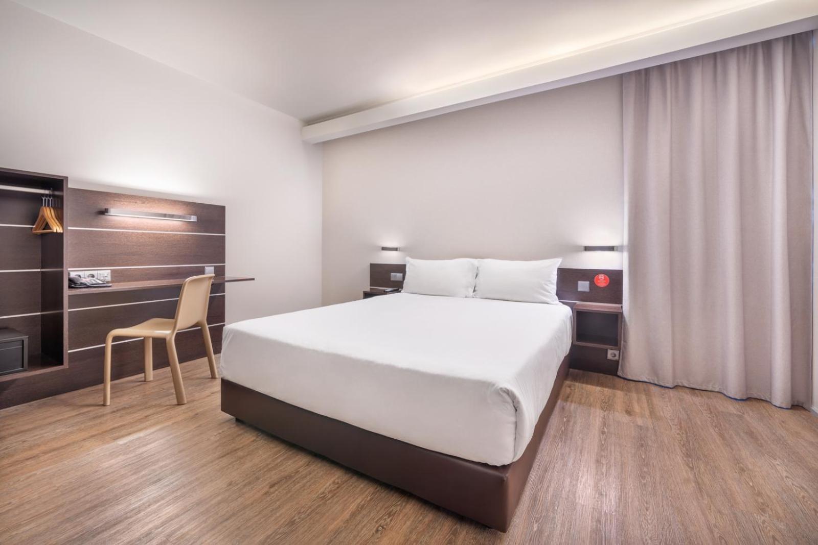 Chambre Double - Accessible aux Personnes à Mobilité Réduite