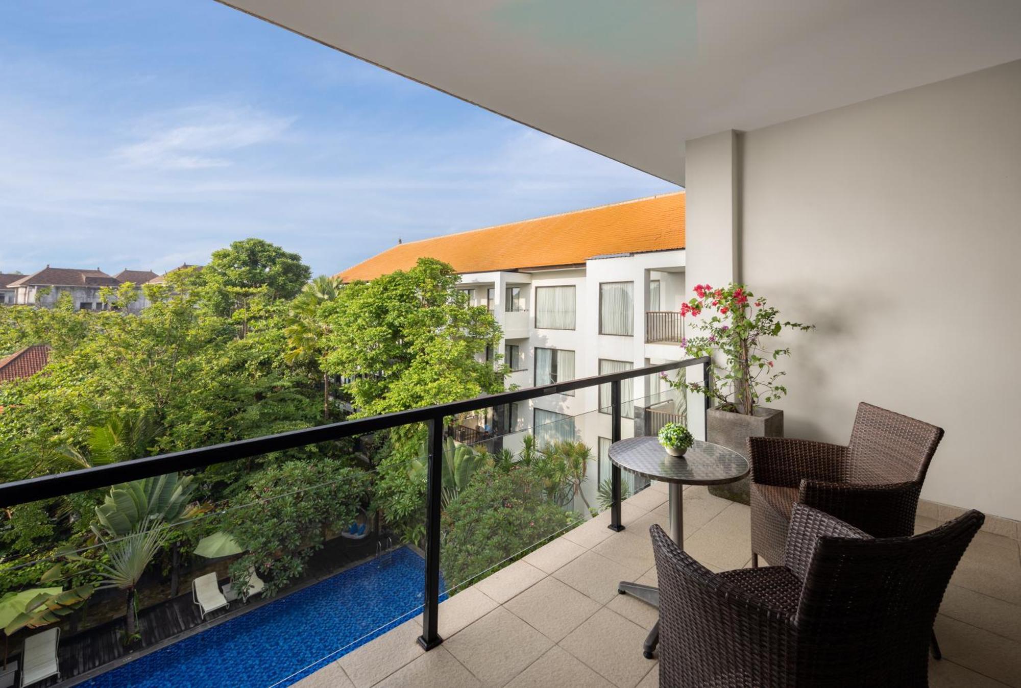 Junior Suite Pool View