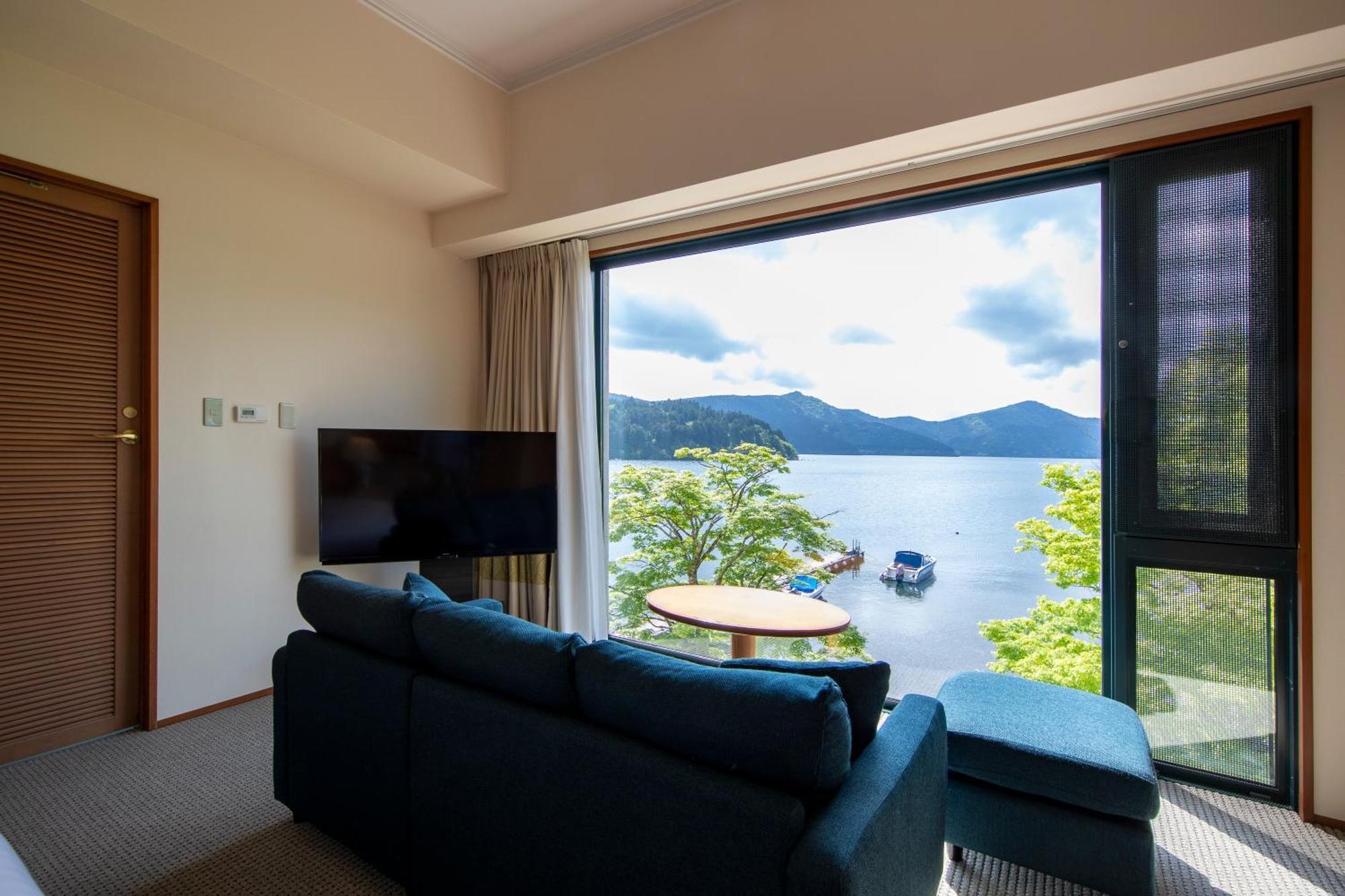 Double Room Lake View,1722930214:JPEG