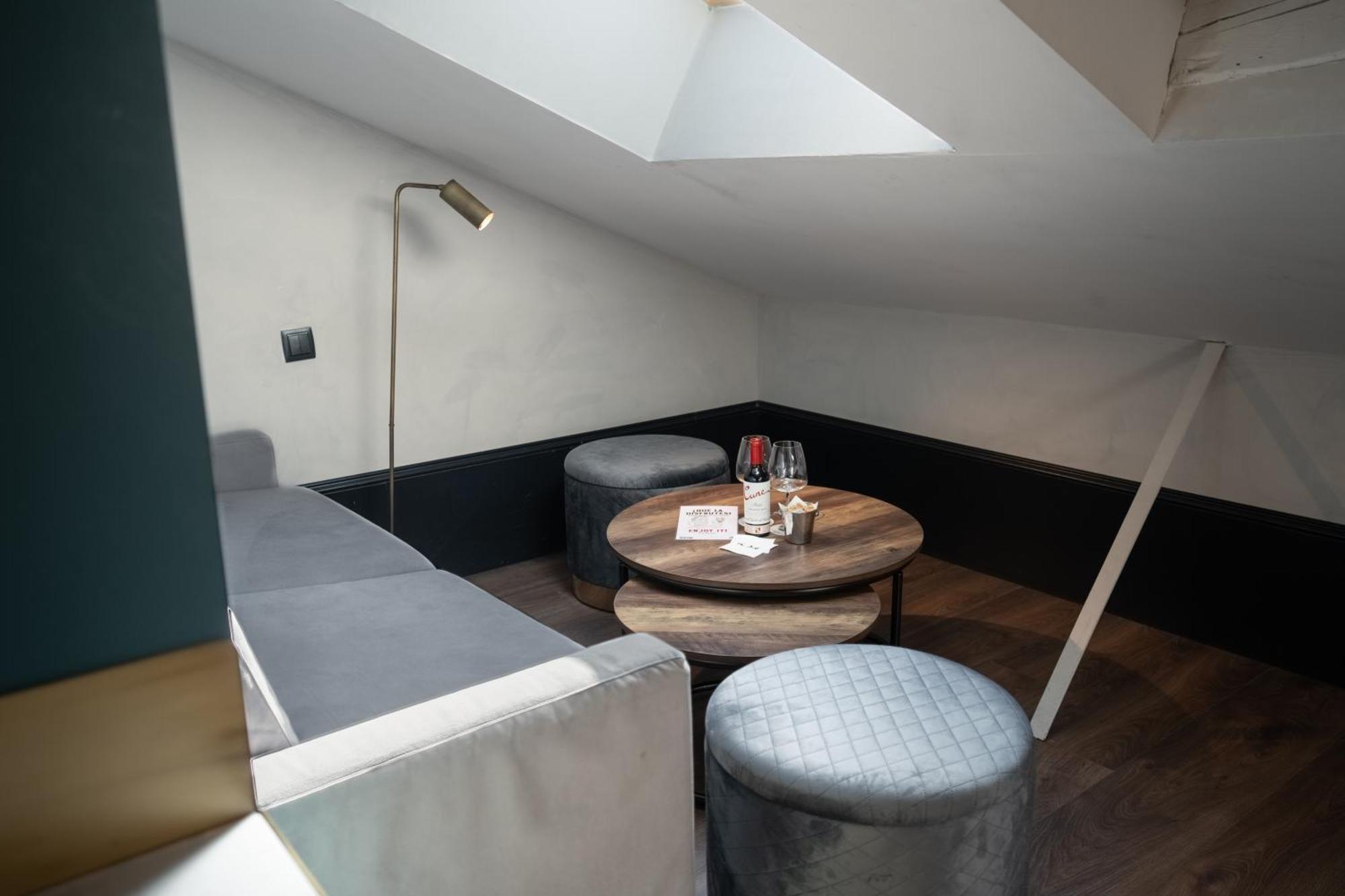 Superior Double Room Attic,1586107294:JPEG