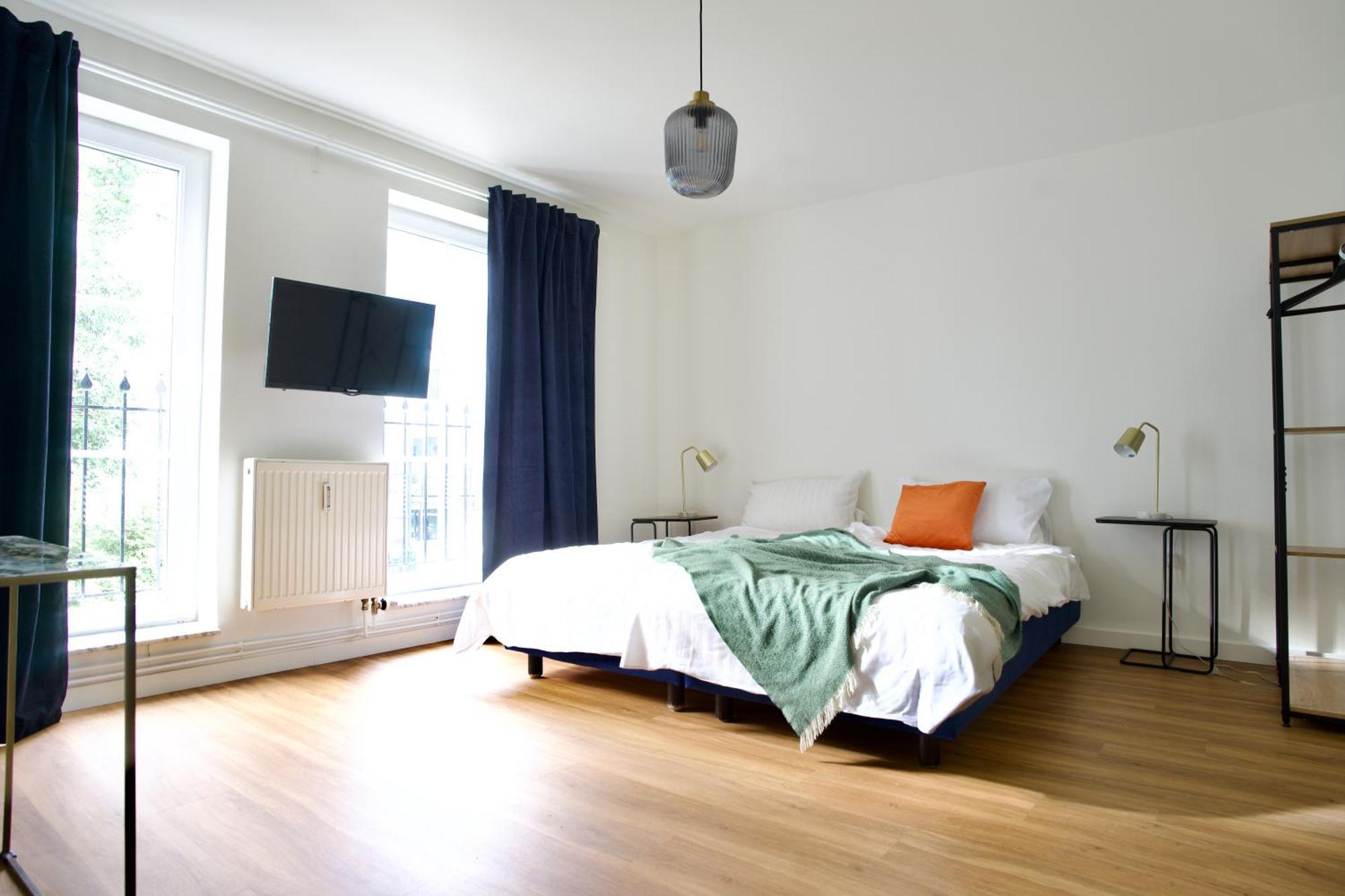 One-Bedroom Apartment,1576695623:JPEG