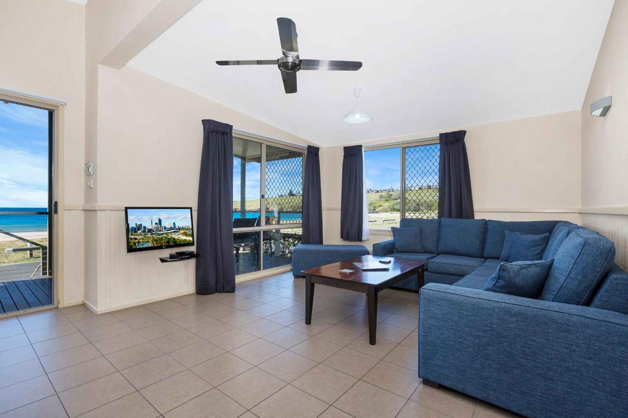 Three-Bedroom Villa Beach Front,1589529345:JPEG