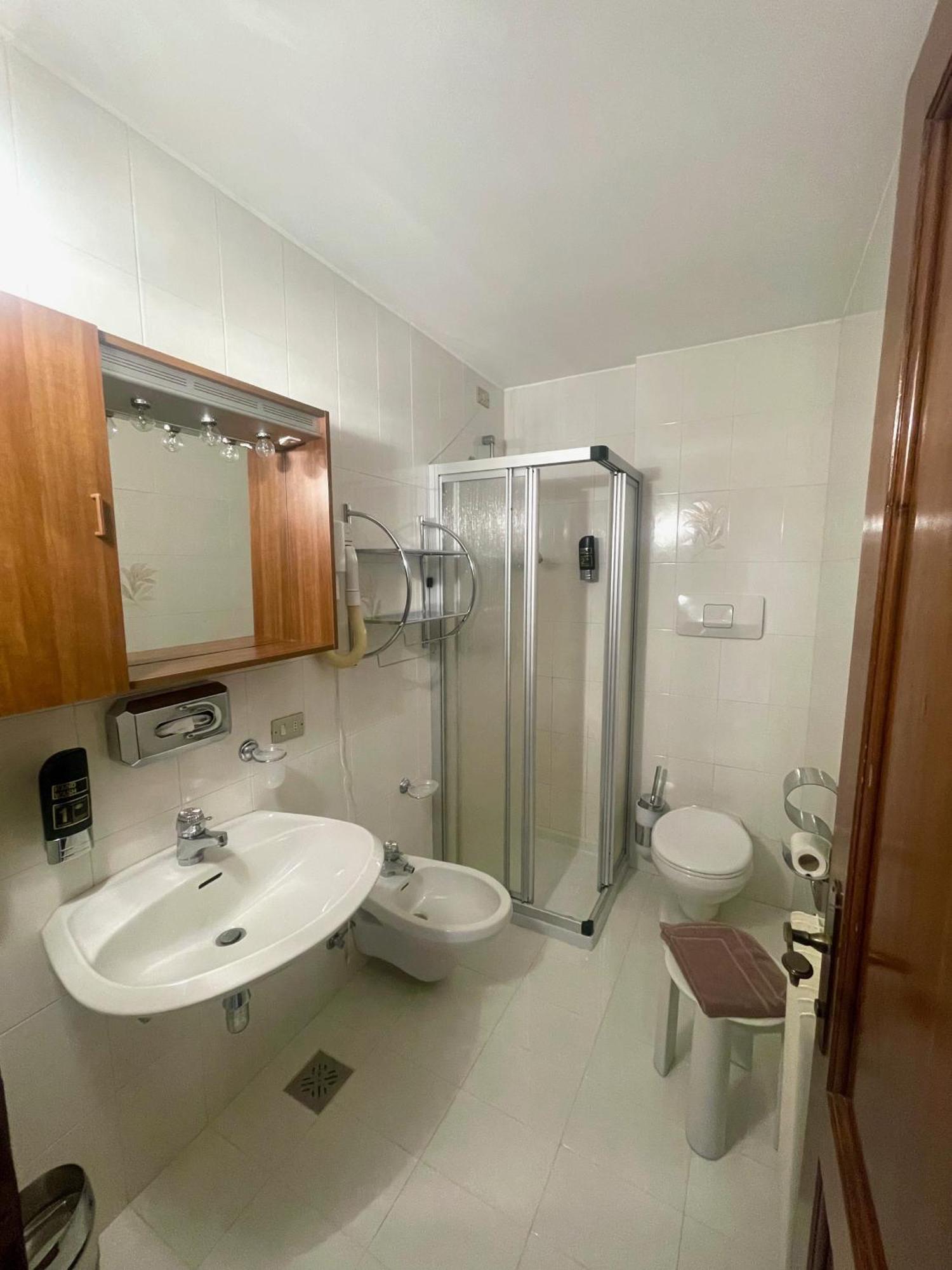 Quadruple Room,1590353848:JPEG