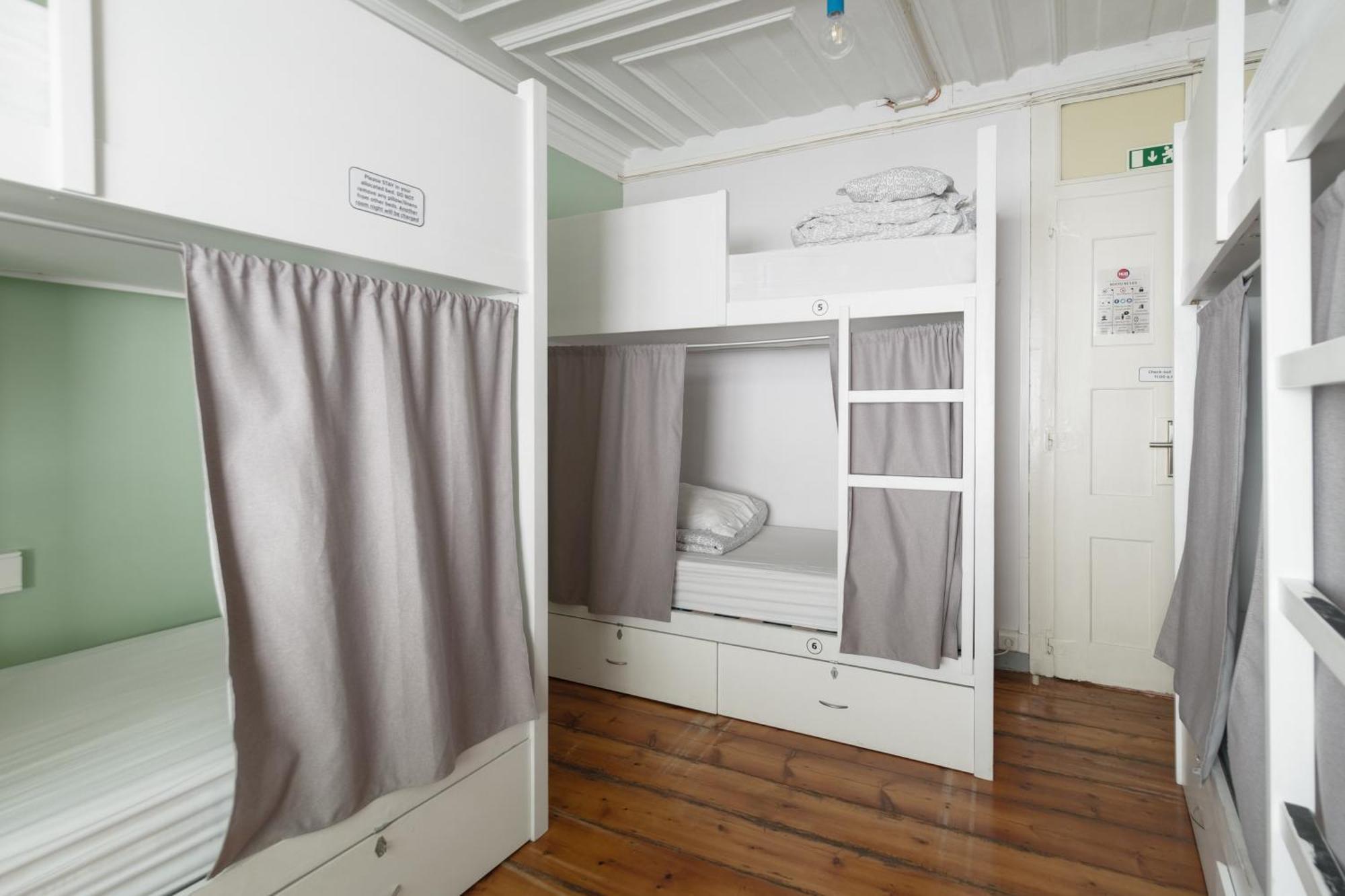 Posto Letto in Dormitorio Femminile con 6 Letti e con Bagno