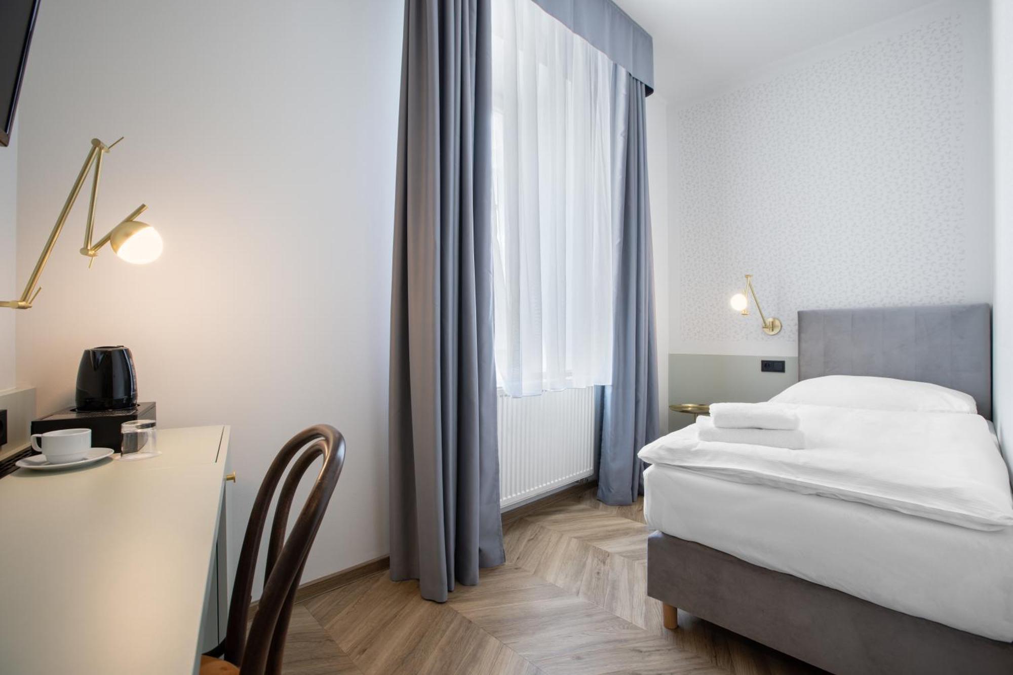 Superior Single Room,1605194306:JPEG