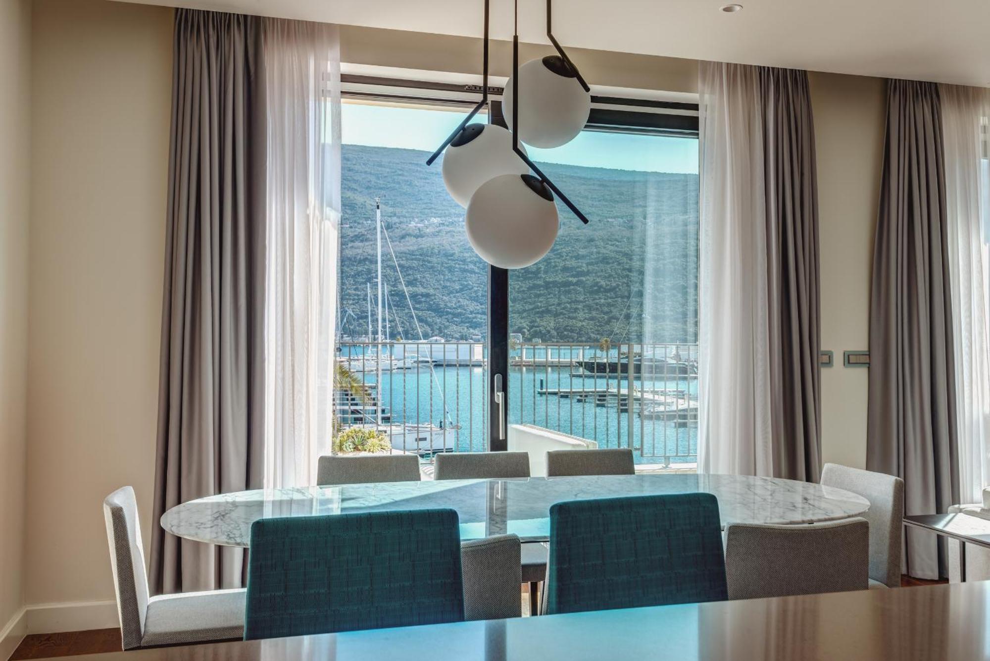 Four Bedroom Suite with Sea View Portonovi
